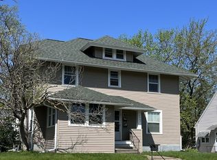 2521 Iowa, Cedar Falls, IA 50613