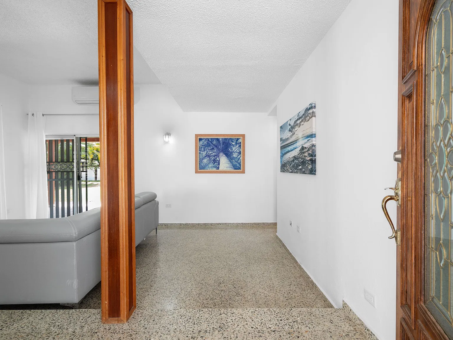 3 bed, 1002 sqft, $2,500 — Photo 3