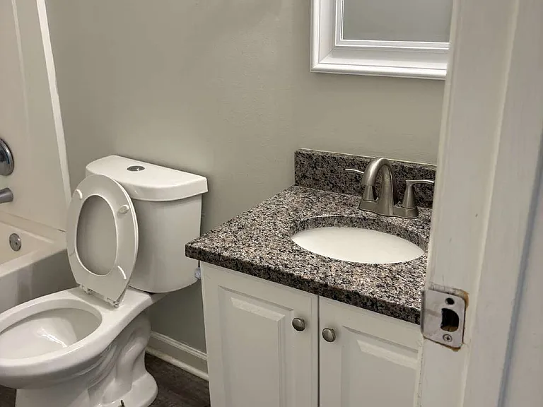208 Woodcreek Dr #B-8 — Photo 17
