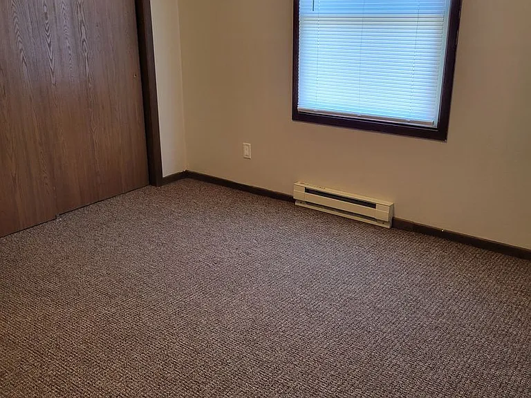 235 W Johnson St — Photo 16