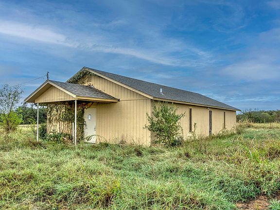 2nd image of 280855 E 1820th Rd