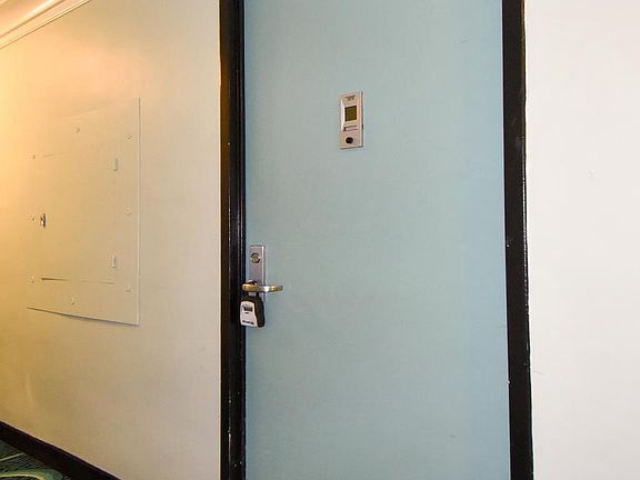 3rd image of 10401 Grosvenor Pl APT 525