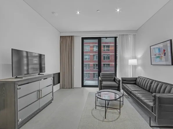 522 West 29th Street image 6 of 20