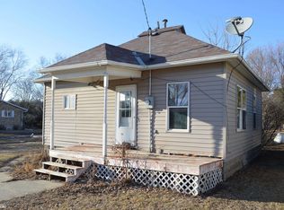 105 3rd St, Grafton, IA 50440