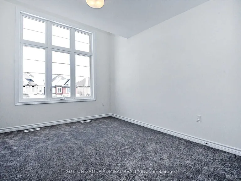 1477 Blackmore St — Photo 15