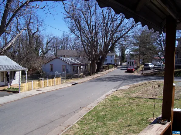 125 Rosser Ave, Charlottesville, VA 22903