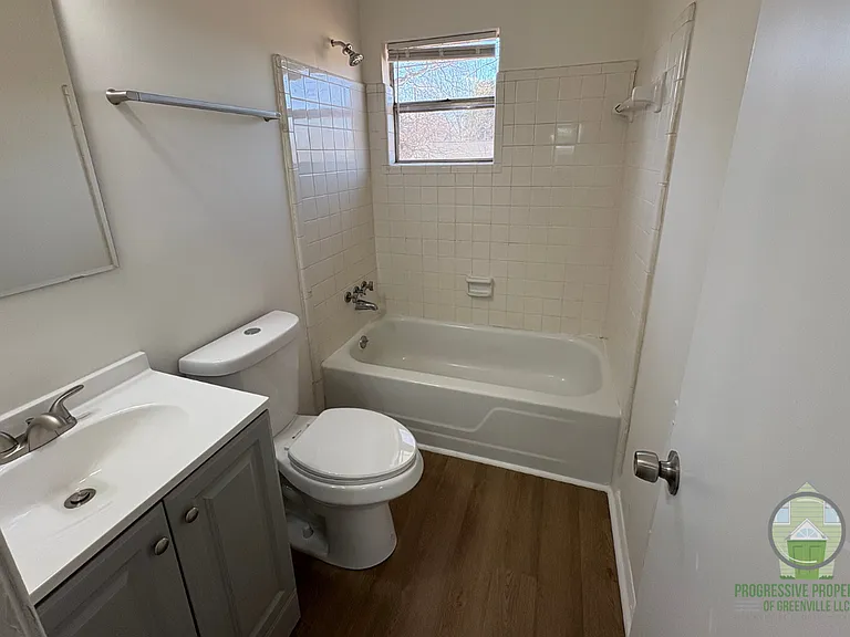 The Flats @ Old Buncombe — Photo 16