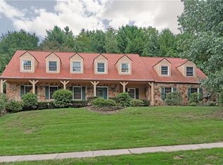 203 Chaucer Ct S, Sewickley, PA 15143