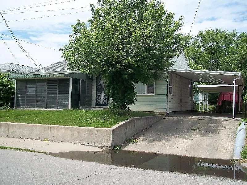 238 W 35th St photo 1