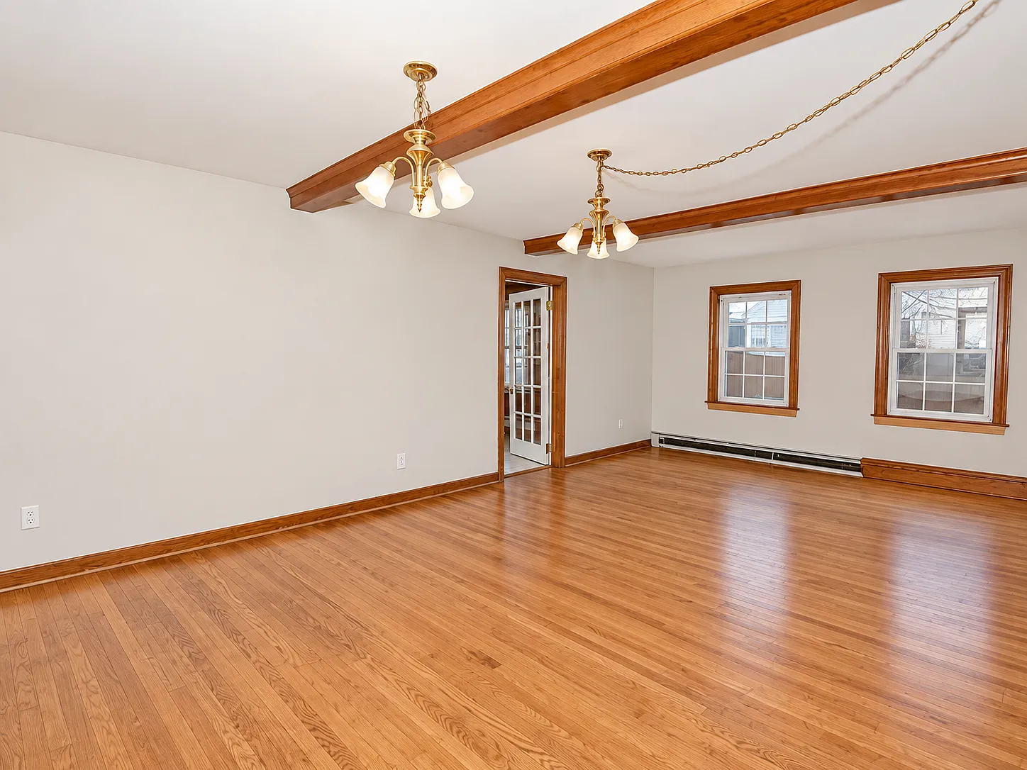 6 bed, 2074 sqft, $4,999 — Photo 4
