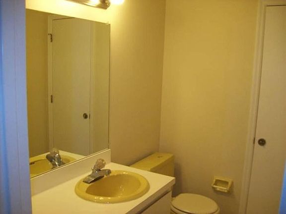 5th image of 2122 Corinne St