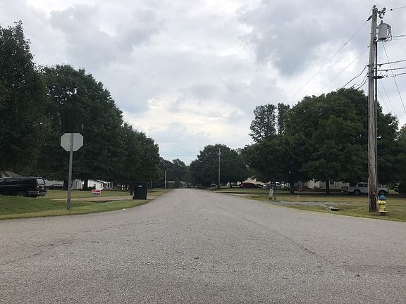 4th image of 1407 Tower Dr