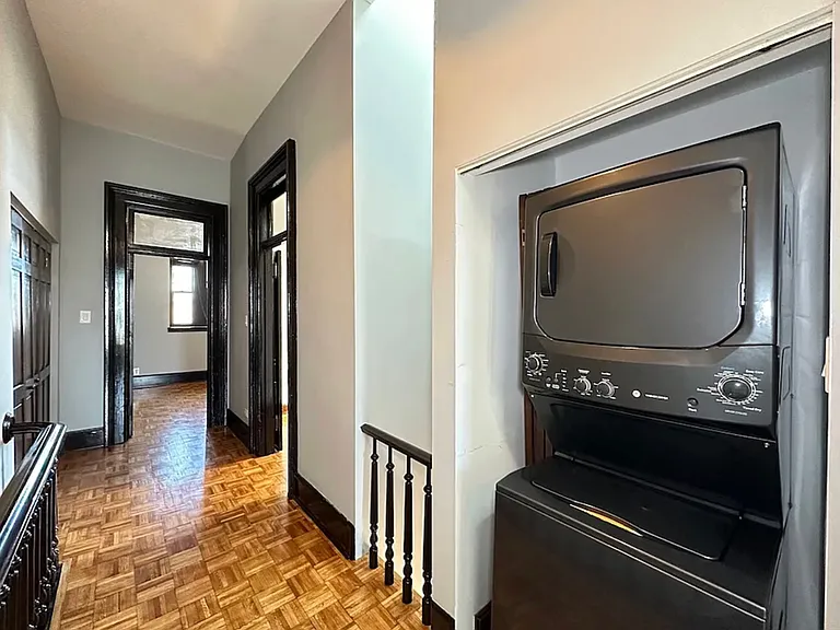 238 S Ashland Ave — Photo 20