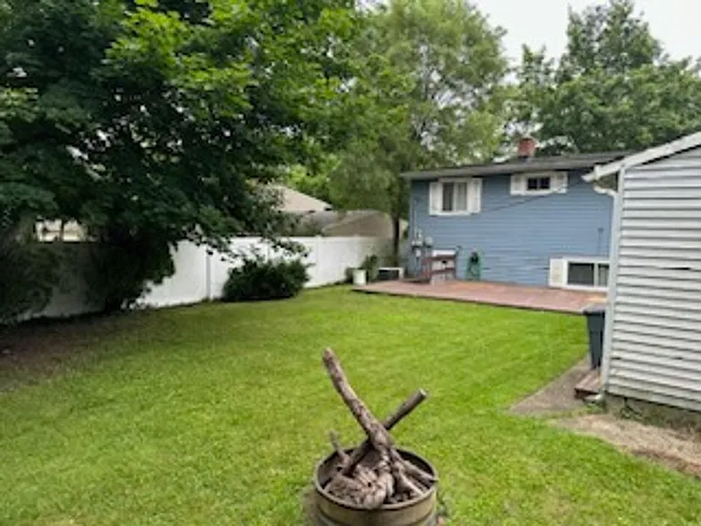 754 Panorama Dr — Photo 3