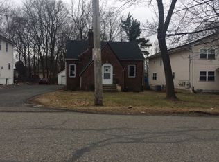 20 Orchard St, Spring Valley, NY 10977