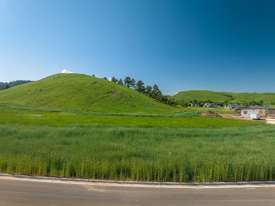 1st image of 13 Saddle Hill Dr
