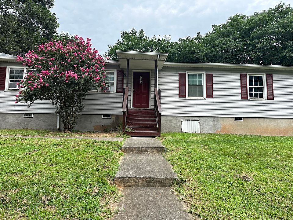 2nd image of 725 Orange Ave NW