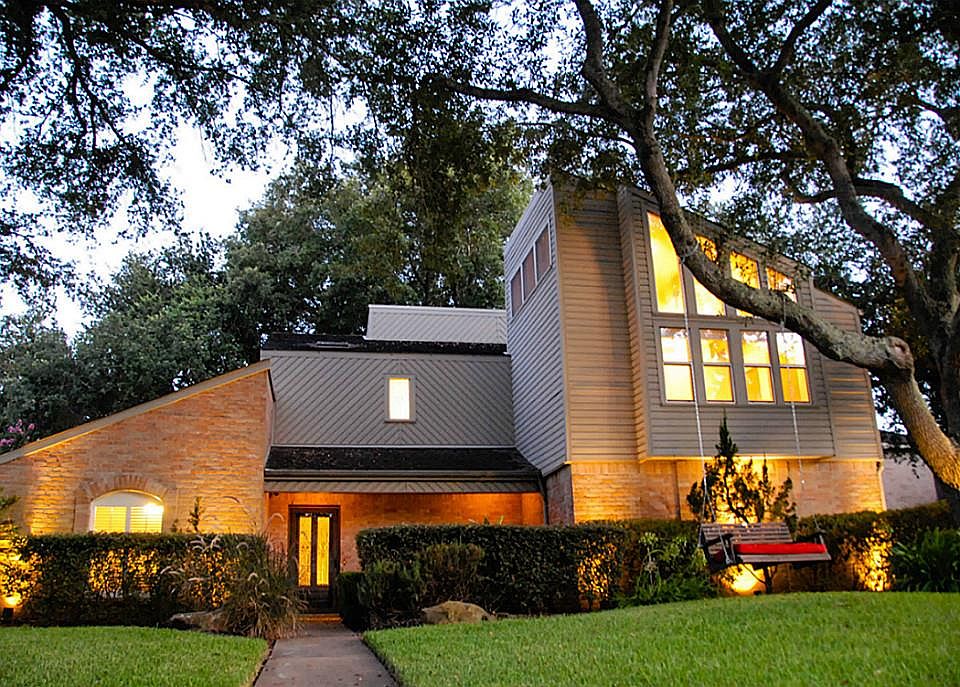 1st image of 2819 Glenn Lakes Ln