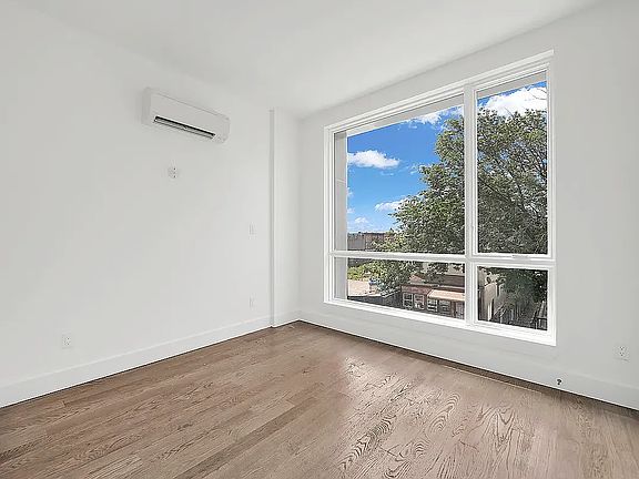 4th image of 2909 Albemarle Rd #4T