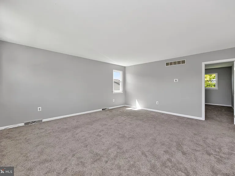 299 Florence Dr — Photo 11