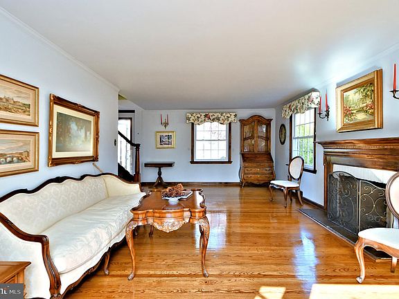 5th image of 107 Forge Hill Ln