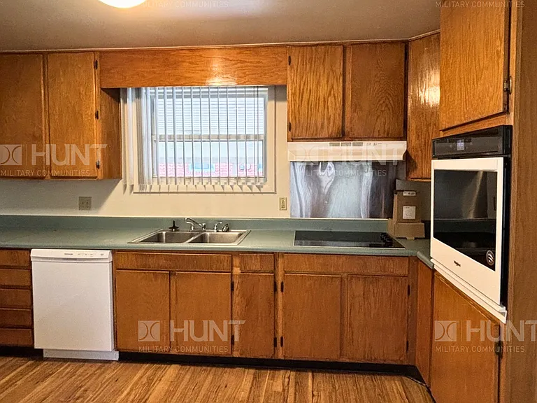 224 Fox Glove St — Photo 4