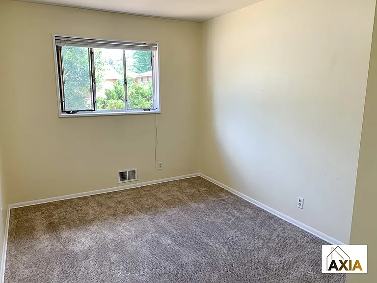 205 S 39th St — Photo 8