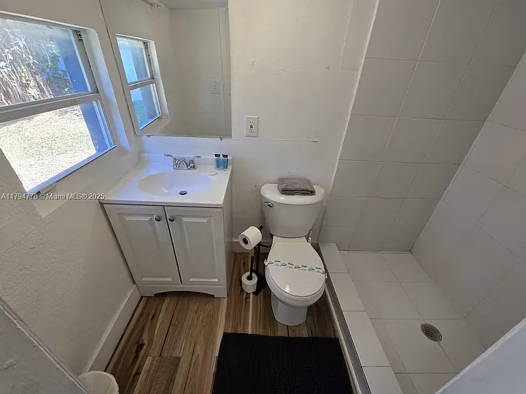 7638 N Miami Ave #7 — Photo 5
