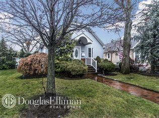 2297 Newbridge Rd, Bellmore, NY 11710