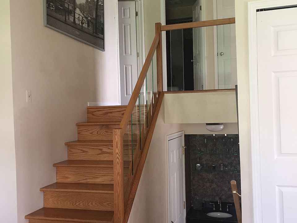 1st image of 9 Heatherwood Ct
