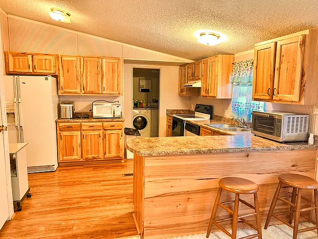 3 bed, 1344 sqft, $1,400 — Photo 4