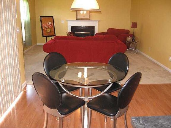 Wonderful Eat in Kitchen! (Formal Dining Separate!)