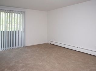 43 Old Carriage Rd APT 130, West Warwick, RI 02893