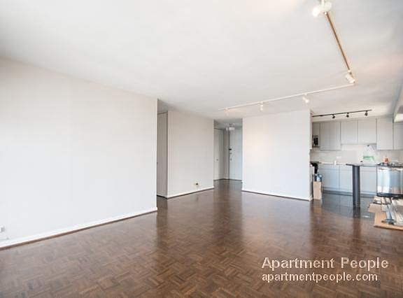 5th image of 1960 N Lincoln Park W APT 3003