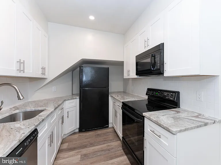 2020 Walnut St #2032 — Photo 5