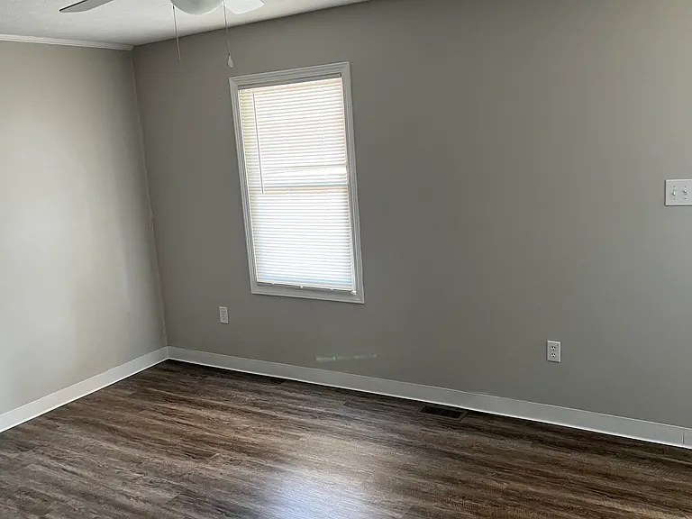 208 W Jefferson St #4 — Photo 5