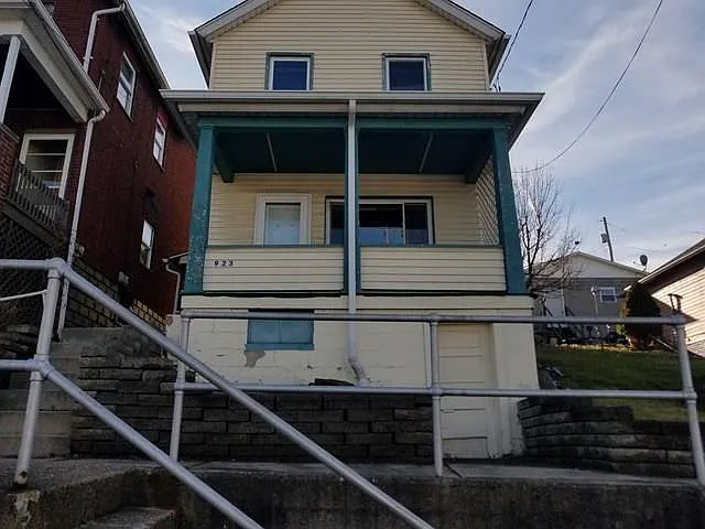 923 Meadow Ave photo 1