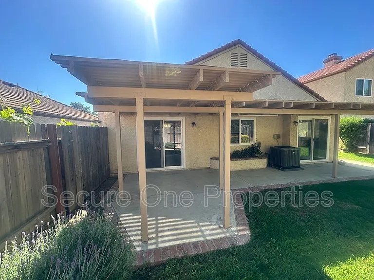 2324 Hampton Ave — Photo 13