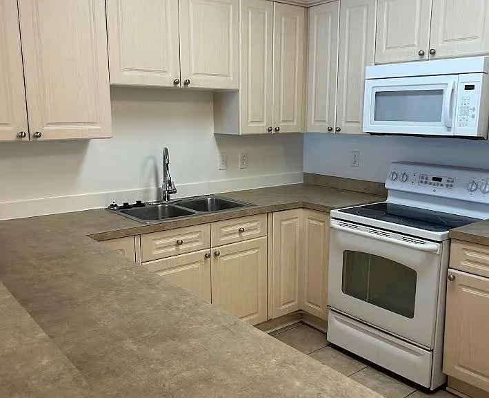 4837 Luster Leaf Cir #404 — Photo 1