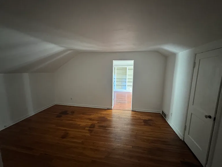 1940 Riverside Dr — Photo 16