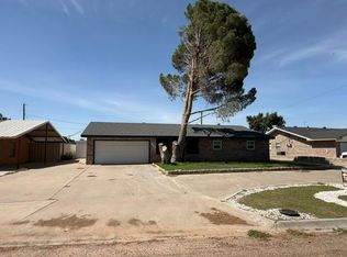 902 E Tascosa Ave, Kermit, TX 79745