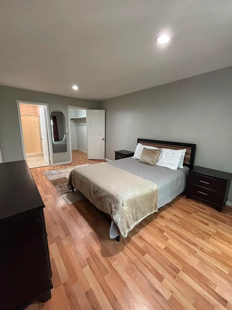 44 South Orange Ave (P2 | T1 Premier) - Master Bedroom — Photo 3