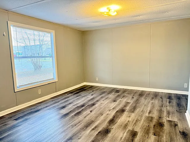 205 W Conyers Ave #7 — Photo 6