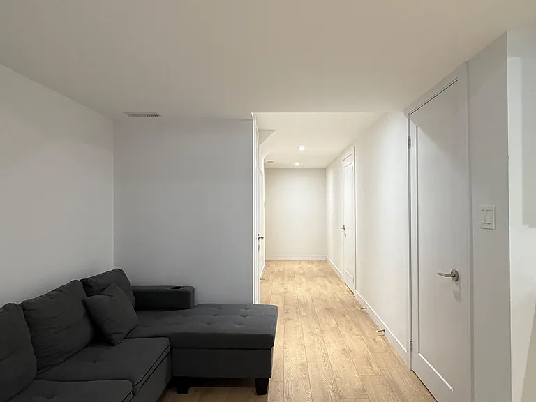 72 McLean Ave — Photo 33