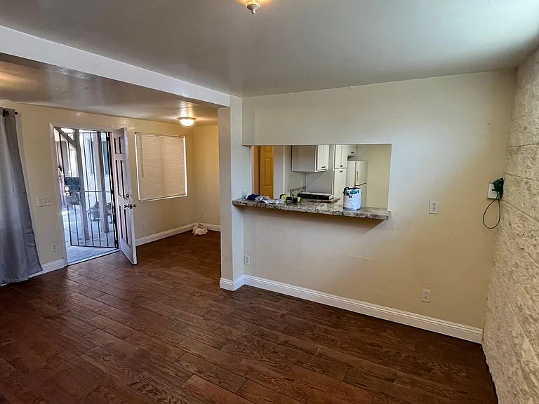 4225 Estrella Ave #6 — Photo 10