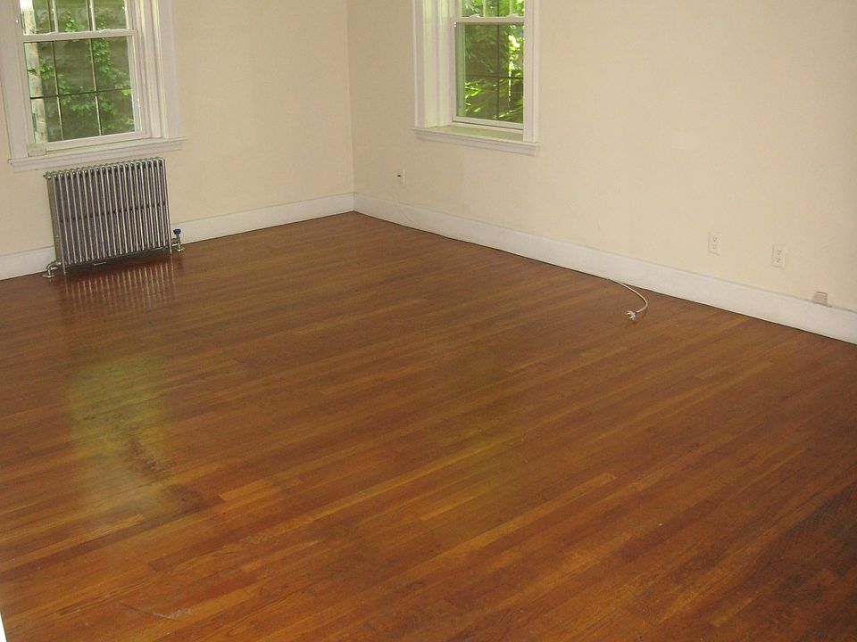 2nd image of 27 Lee St APT 4