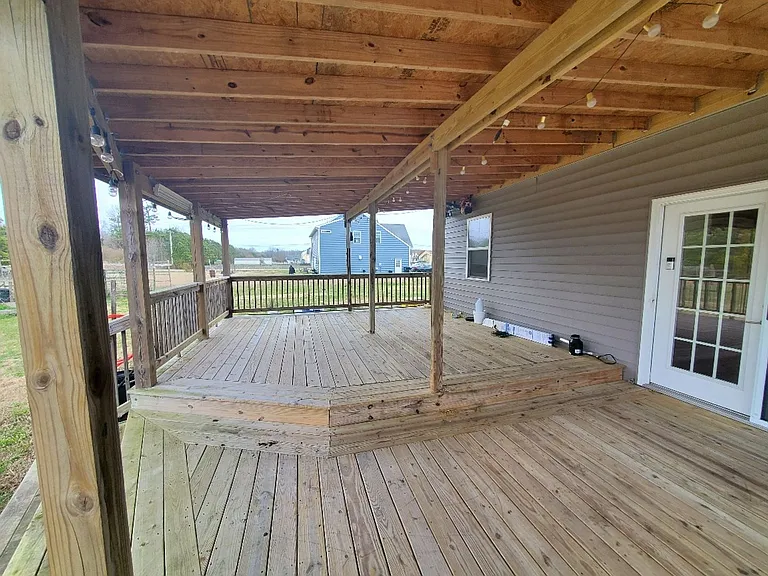 102 Stedman Ln W — Photo 24