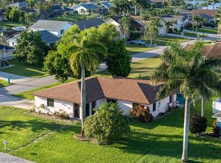 928 SE 18th Ter, Cape Coral, FL 33990