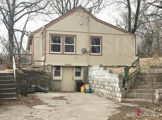 5420 N Helena Ave, Kansas City, MO 64151