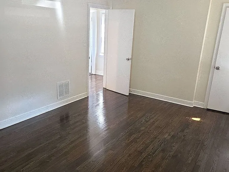 8509 S Yates Blvd — Photo 7